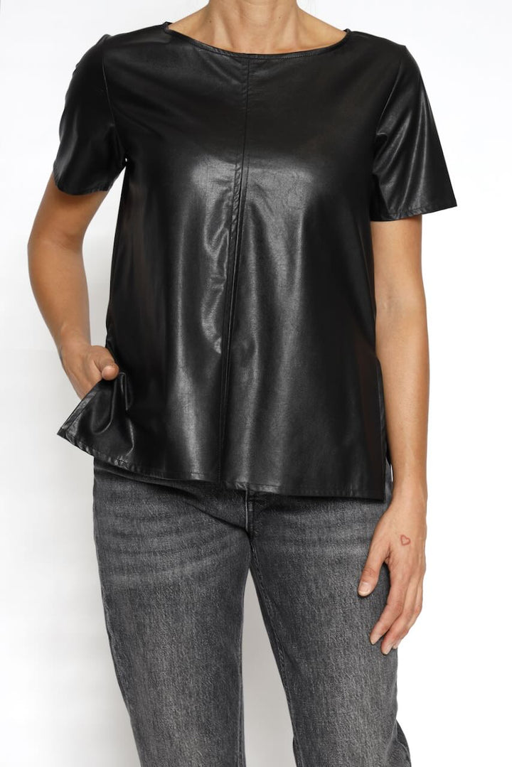 TOP FAUX LEATHER A23LI103