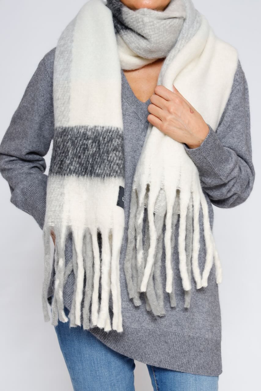 ARGUN-GRAY SCARF