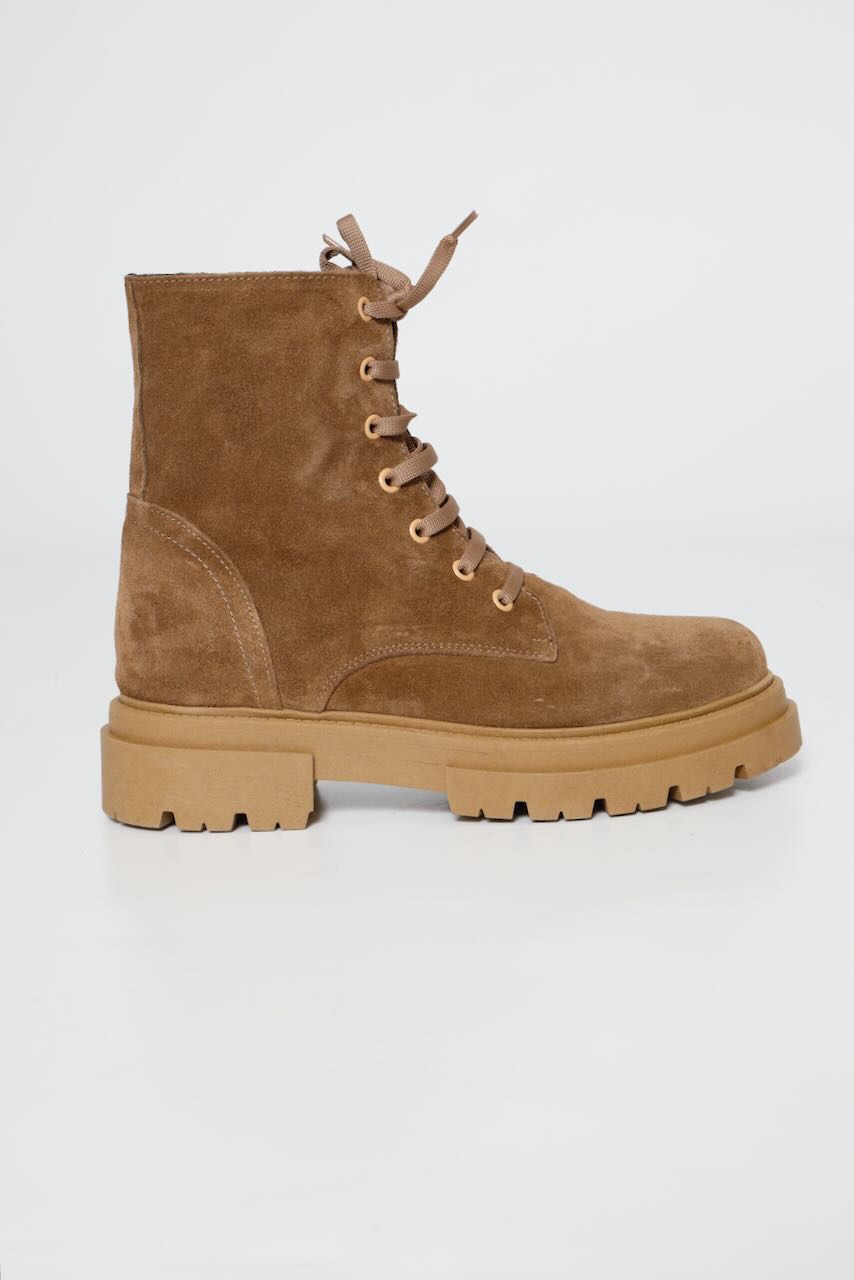 XS02-CAMEL BOOT