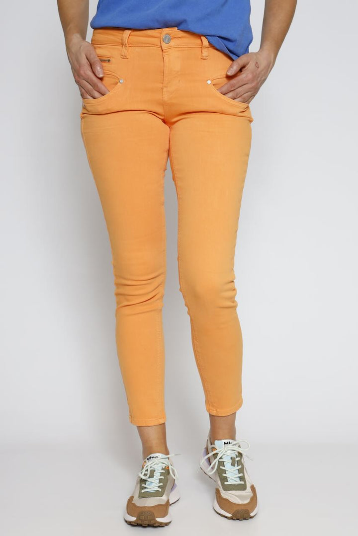 PANTALON ALEXA CROPPED NEW MAGIC