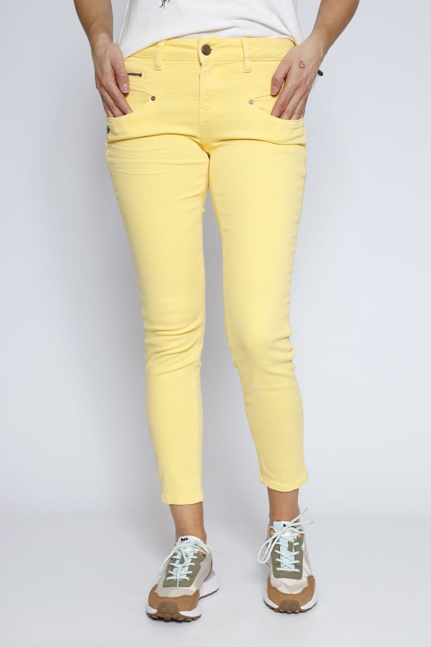 PANTALON ALEXA CROPPED NEW MAGIC