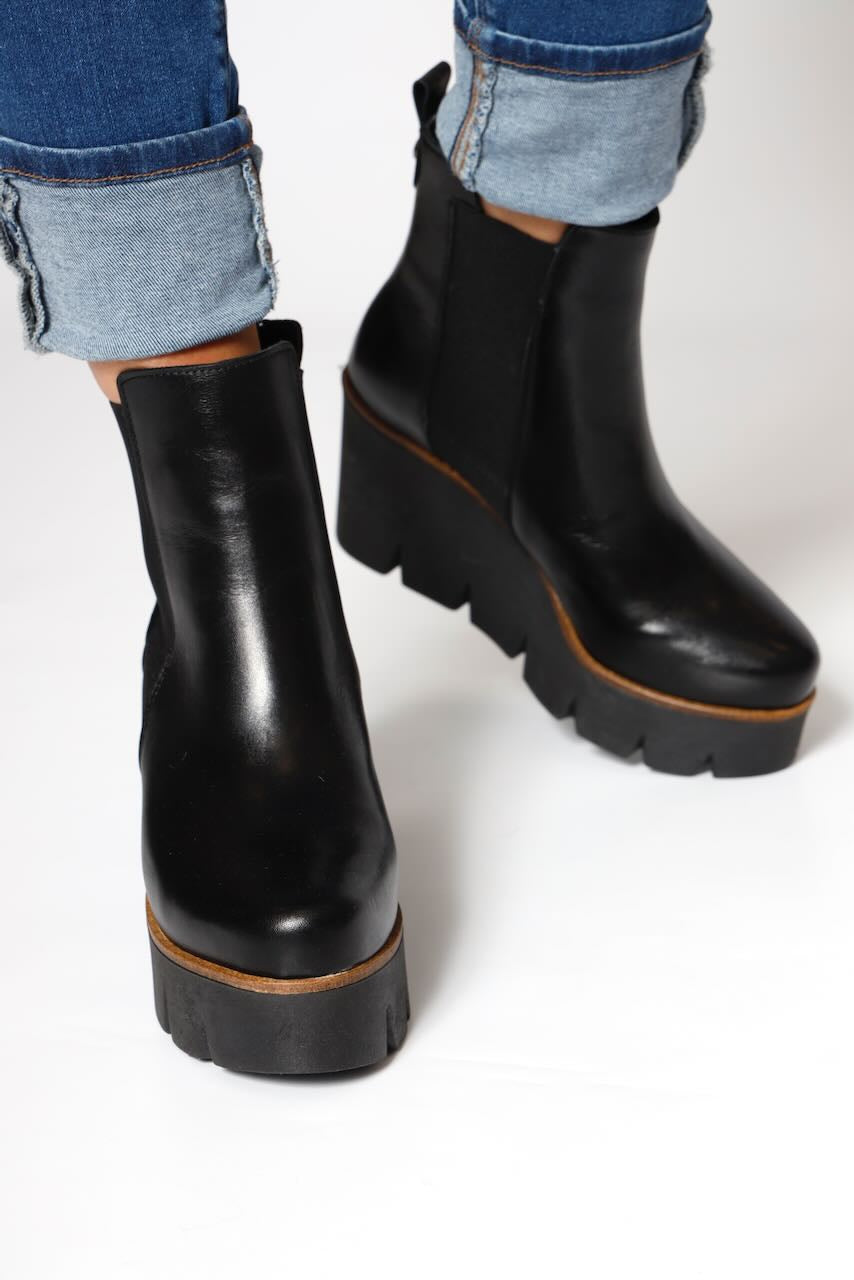 BOOT 45491705-BLACK